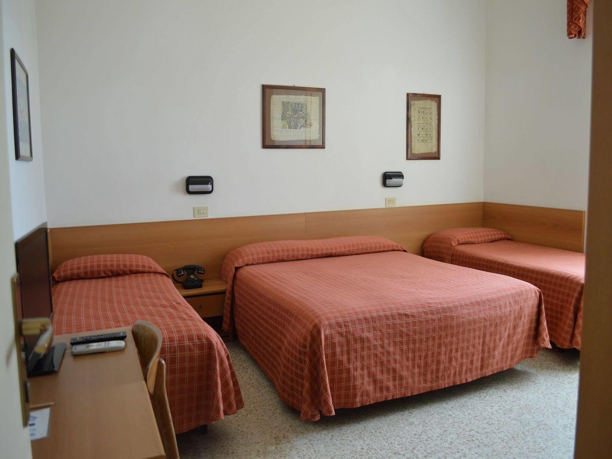 Amelia Hotel 3*